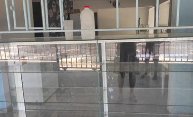 De Oportunidad Venta de Casa con 2 Locales y 2 Apartamentos barrio Blas de Lezo.