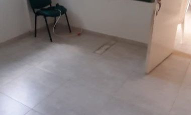De Oportunidad Venta de Casa con 2 Locales y 2 Apartamentos barrio Blas de Lezo.