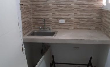 De Oportunidad Venta de Casa con 2 Locales y 2 Apartamentos barrio Blas de Lezo.