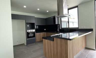 Hermosa casa en Santillana parque Residencial