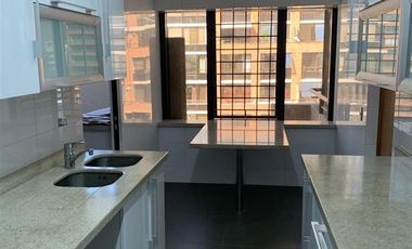 Amplio departamento Remodelado en El Golf calle Luz