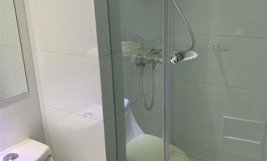 Amplio departamento Remodelado en El Golf calle Luz