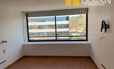 Amplio departamento Remodelado en El Golf calle Luz