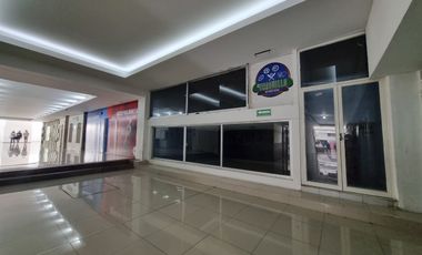 VENTA DE LOCALES JUNTOS EN PLANTA BAJA EN PLAZA LA NORIA! EXCELENTE UBICACION!