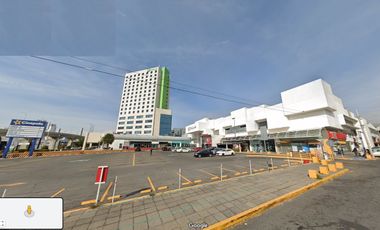 VENTA DE LOCALES JUNTOS EN PLANTA BAJA EN PLAZA LA NORIA! EXCELENTE UBICACION!