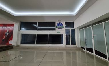 VENTA DE LOCALES JUNTOS EN PLANTA BAJA EN PLAZA LA NORIA! EXCELENTE UBICACION!