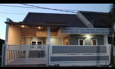 Rumah full renovasi istimewa one gate di pokcan Surabaya