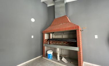 Departamento de dos ambientes al contrafrente a la venta en Wilde