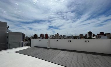 Departamento de dos ambientes al contrafrente a la venta en Wilde
