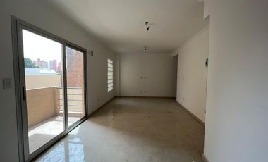 Departamento de dos ambientes al contrafrente a la venta en Wilde