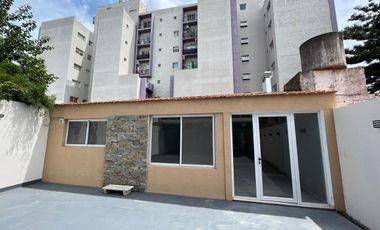 Departamento de dos ambientes al contrafrente a la venta en Wilde