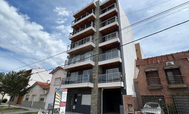 Departamento de dos ambientes al contrafrente a la venta en Wilde