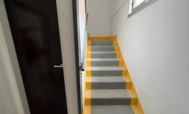 Departamento de dos ambientes al contrafrente a la venta en Wilde
