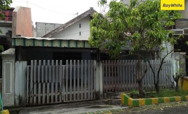 Disewakan Rumah Dengan 3 KT dan 2 KM Di Jl. Tuban , Surabaya Utara