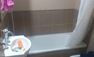 VENTA DEPARTAMENTO AL FRENTE CON COCHERA Y BAULERA. IMPECABLE ESTADO. ANTIGUEDAD 7 AÑOS. ZONA SAN MARTIN