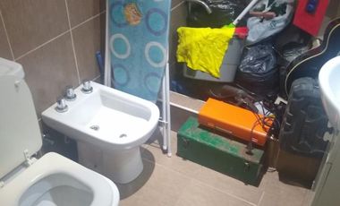 VENTA DEPARTAMENTO AL FRENTE CON COCHERA Y BAULERA. IMPECABLE ESTADO. ANTIGUEDAD 7 AÑOS. ZONA SAN MARTIN