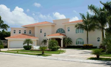 Villa Magna Cancun casa en venta estilo california.
