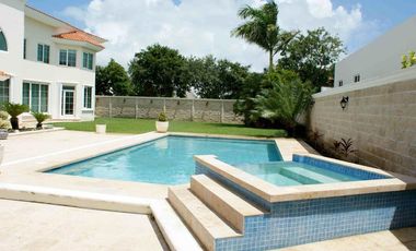 Villa Magna Cancun casa en venta estilo california.