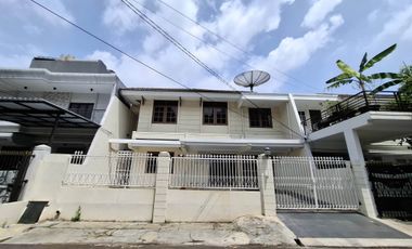 Rumah Janur Elok, Kelapa Gading