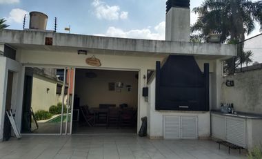 Venta de casa 5 ambientes Haedo