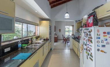 SE VENDE CASA EN CONDOMINIO EN LA MORADA. Cod V7381