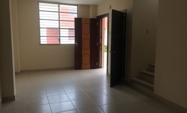 Alquilo casa en Manta en urbanización privada zona norte cerca del biess