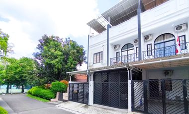 Rumah 3 Lt SHM dekat Mall Taman Anggrek Siap Huni Dibantu KPR J-44711