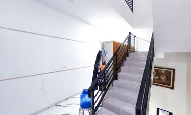 Rumah 3 Lt SHM dekat Mall Taman Anggrek Siap Huni Dibantu KPR J-44711