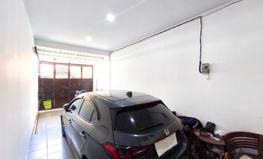 Rumah 3 Lt SHM dekat Mall Taman Anggrek Siap Huni Dibantu KPR J-44711