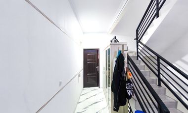 Rumah 3 Lt SHM dekat Mall Taman Anggrek Siap Huni Dibantu KPR J-44711