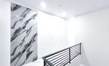 Rumah 3 Lt SHM dekat Mall Taman Anggrek Siap Huni Dibantu KPR J-44711