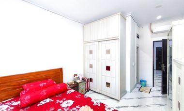 Rumah 3 Lt SHM dekat Mall Taman Anggrek Siap Huni Dibantu KPR J-44711
