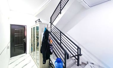 Rumah 3 Lt SHM dekat Mall Taman Anggrek Siap Huni Dibantu KPR J-44711