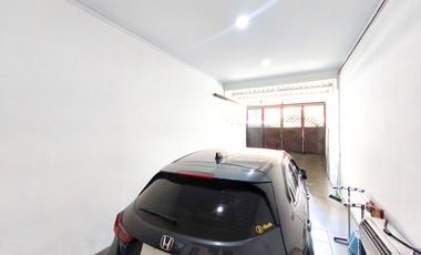 Rumah 3 Lt SHM dekat Mall Taman Anggrek Siap Huni Dibantu KPR J-44711