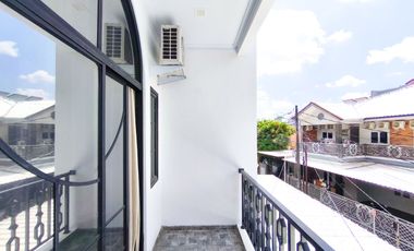 Rumah 3 Lt SHM dekat Mall Taman Anggrek Siap Huni Dibantu KPR J-44711