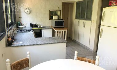 Piso 4 ambientes con dependencia en Olivos Edificio Rivarola