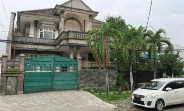 Rumah pusat kota Area Diponegoro Rumah cocok untuk kantor .. ex disewa Kedutaan Polandia Jl Opak Surabaya