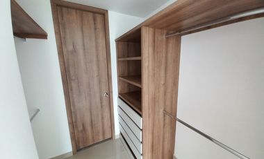 apartaestudio en arriendo en edificio baviera piso 6. Cod A13725