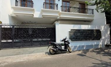 Rumah mewah lokasi startegis akses jalan lebar di Cipinang Muara Jakarta timur