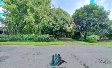 VENDO CASA DE SEGUNDA EN LOTE DE 966M2 DOLEGUITA