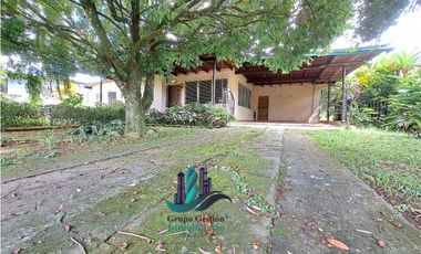 VENDO CASA DE SEGUNDA EN LOTE DE 966M2 DOLEGUITA