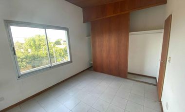 VENTA OPORTUNIDAD DEPARTAMENTO DUPLEX PILAR COCHERA PILETA PARRILLA