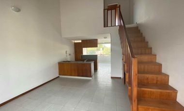 VENTA OPORTUNIDAD DEPARTAMENTO DUPLEX PILAR COCHERA PILETA PARRILLA