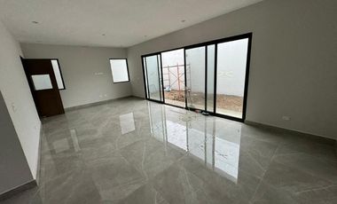 CASA EN VENTA CARRETERA NACIONAL A ESTRENAR