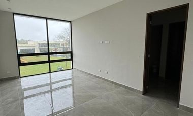 CASA EN VENTA CARRETERA NACIONAL A ESTRENAR
