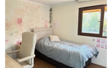 Casa 4D 3B con jardín en Lo Barnechea: Tu refugio en la cordillera