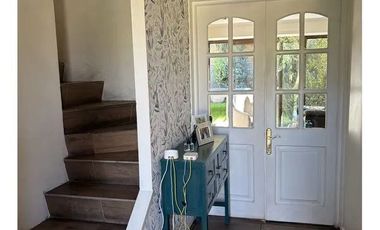 Casa 4D 3B con jardín en Lo Barnechea: Tu refugio en la cordillera