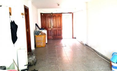 ¡REBAJADO! AMPLIO CHALET  DE 5 AMBIENTES - TOMA PERMUTA menor valor 30%