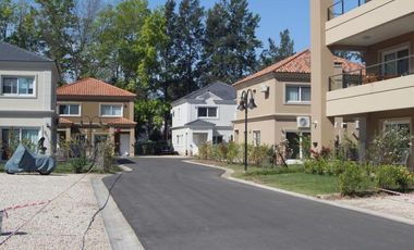 Departamento con jardín en Liquidambar, Pilar