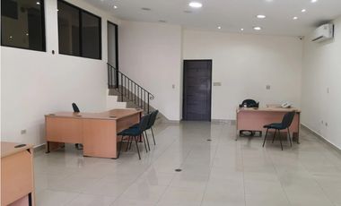 Venta de Propiedad Comercial en Villa Cáceres, Ave. La Paz